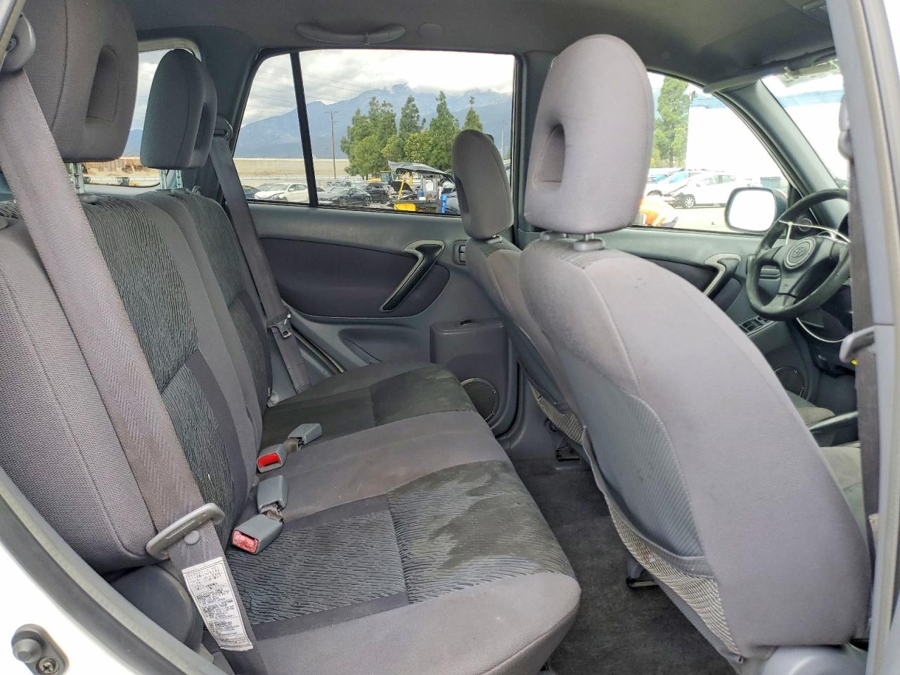 2002 TOYOTA RAV4 BASE photo 19