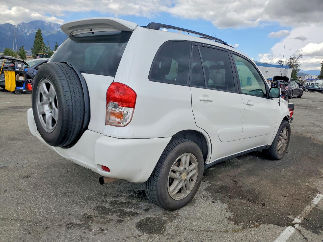 2002 TOYOTA RAV4 BASE photo 5
