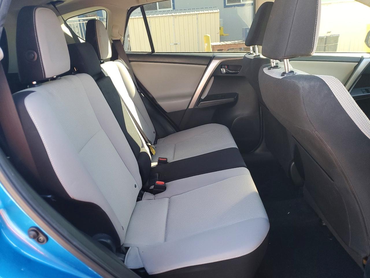 2017 TOYOTA RAV4 XLE photo 11