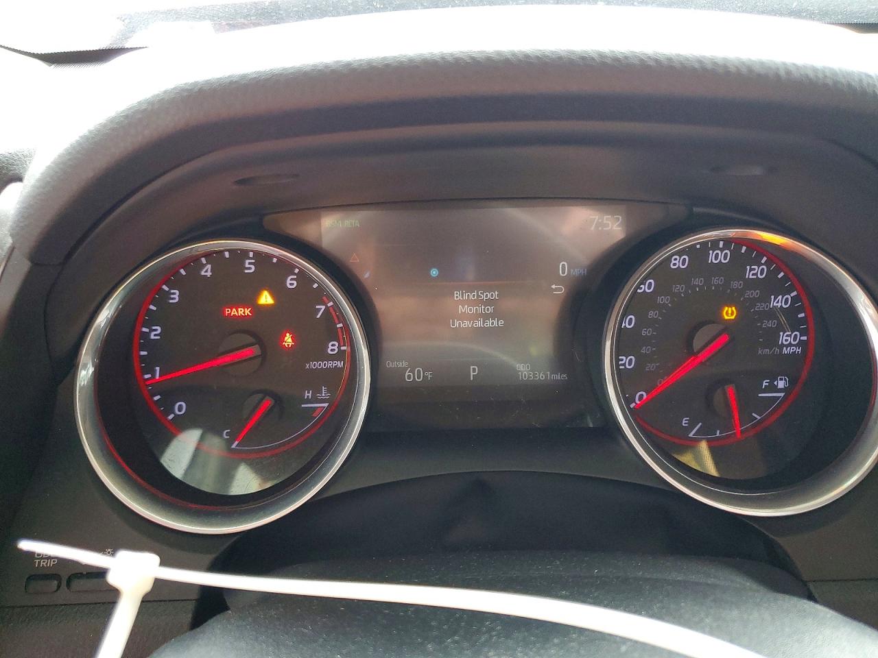 2019 TOYOTA CAMRY XSE photo 9