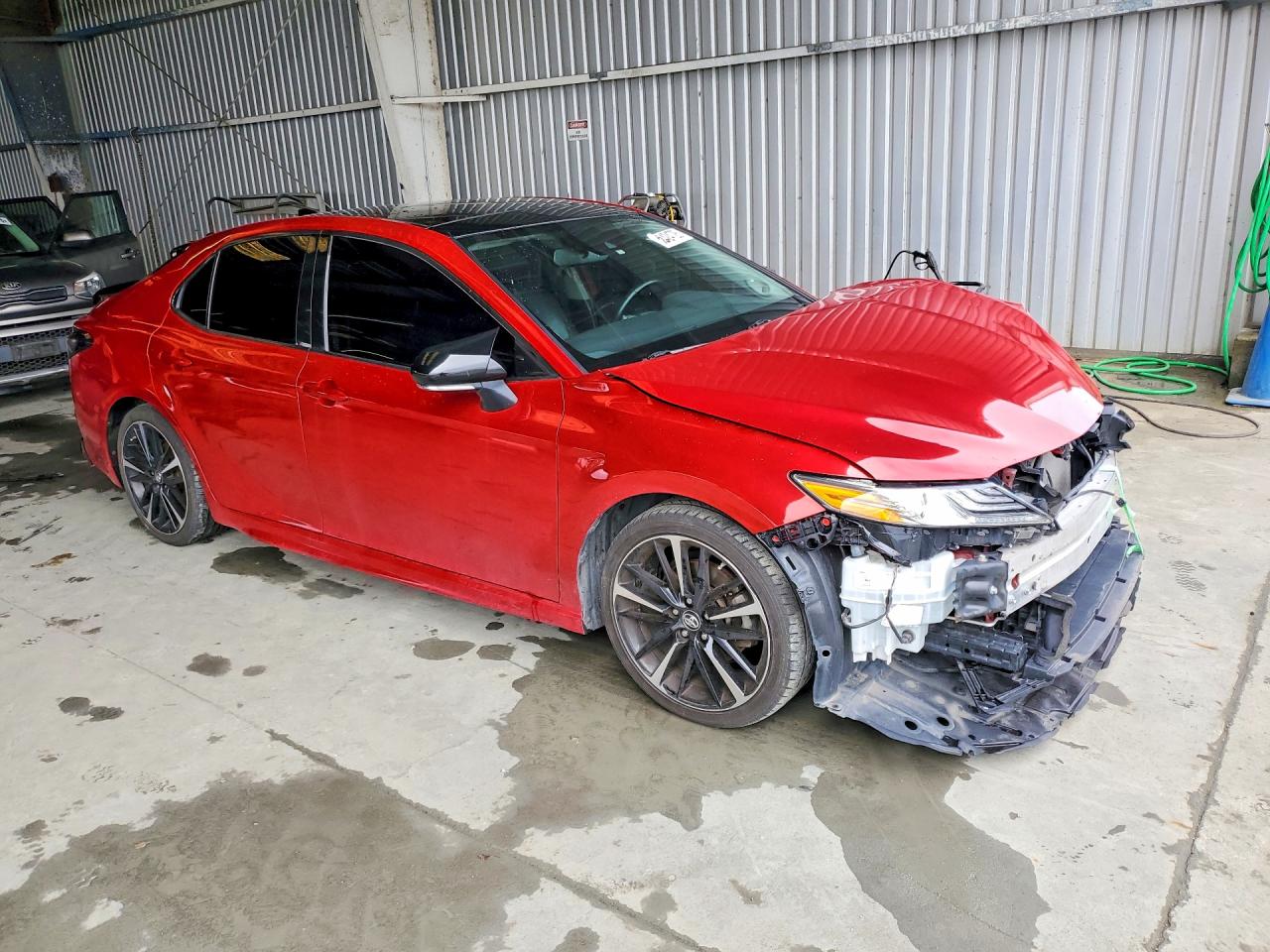 2019 TOYOTA CAMRY XSE photo 4
