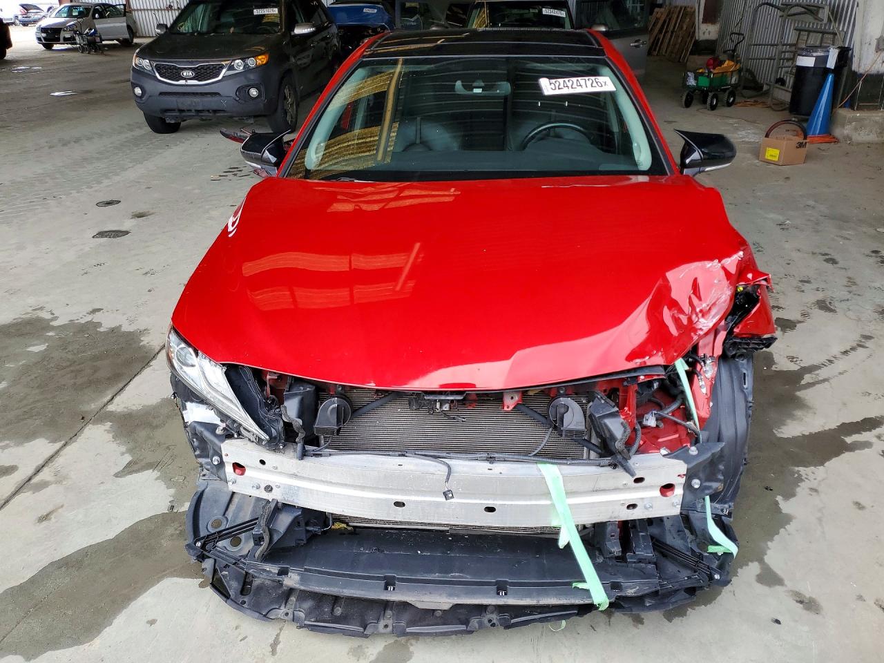 2019 TOYOTA CAMRY XSE photo 5
