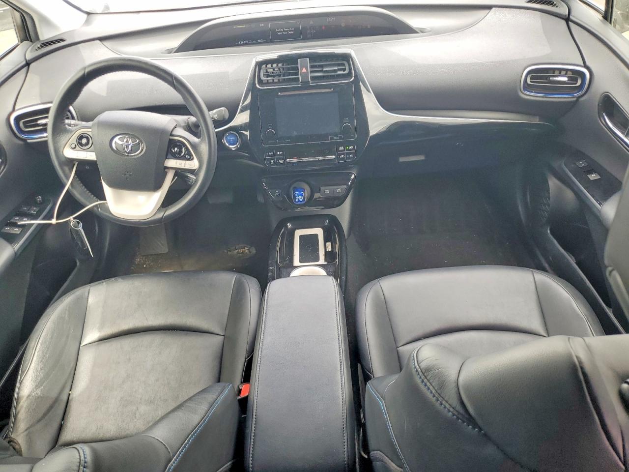 2016 TOYOTA PRIUS THREE TOURING photo 15