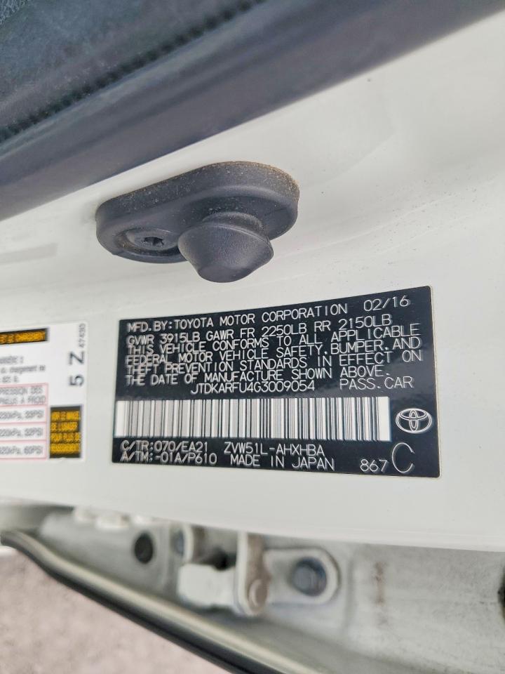 2016 TOYOTA PRIUS THREE TOURING photo 23