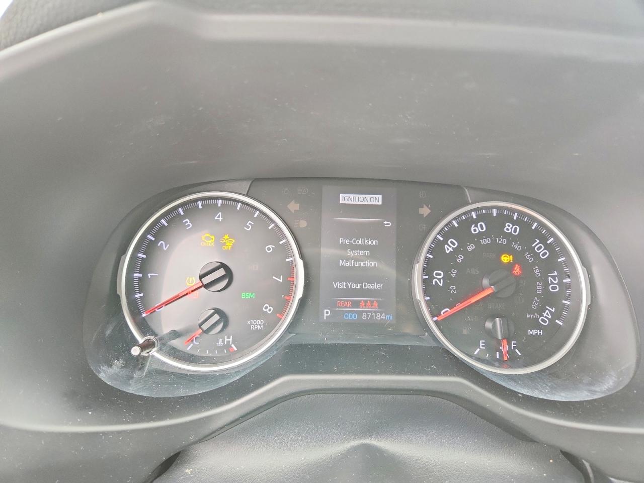 2019 TOYOTA RAV4 XLE photo 17