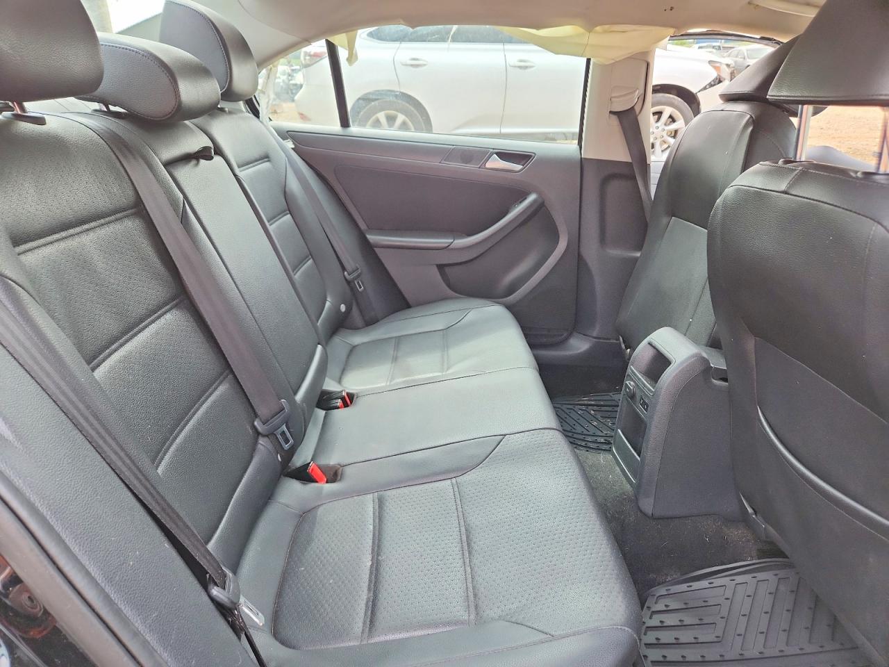 2014 VOLKSWAGEN JETTA SE photo 28