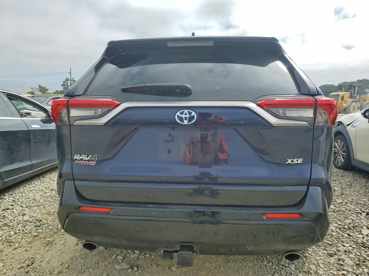 2024 TOYOTA RAV4 PRIME XSE photo 11