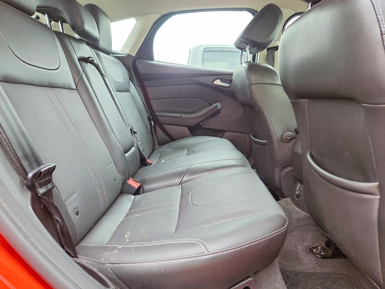 2014 FORD FOCUS SE photo 28