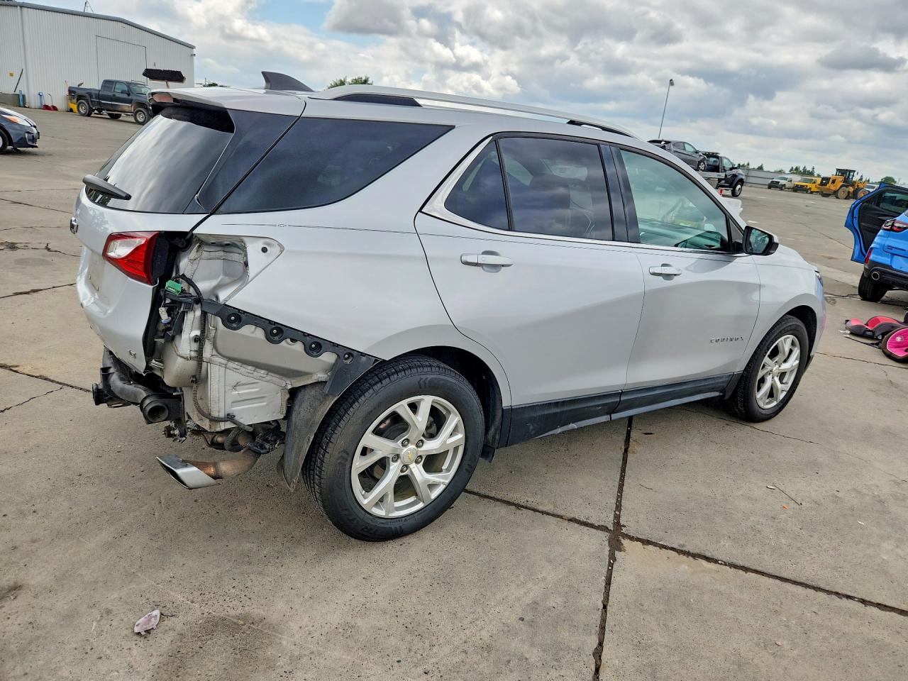 2018 CHEVROLET EQUINOX LT photo 3