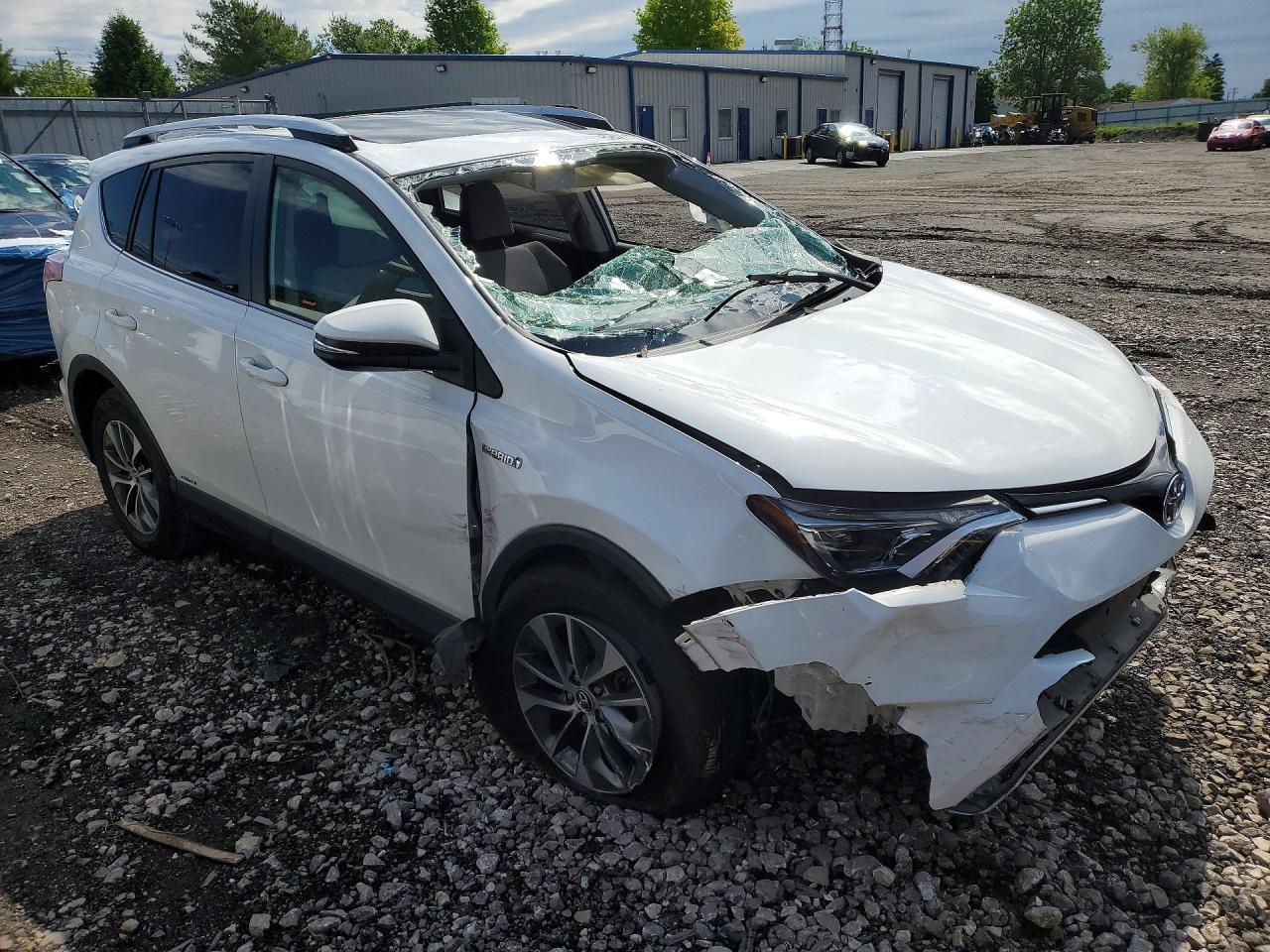 2016 TOYOTA RAV4 HV XLE photo 4