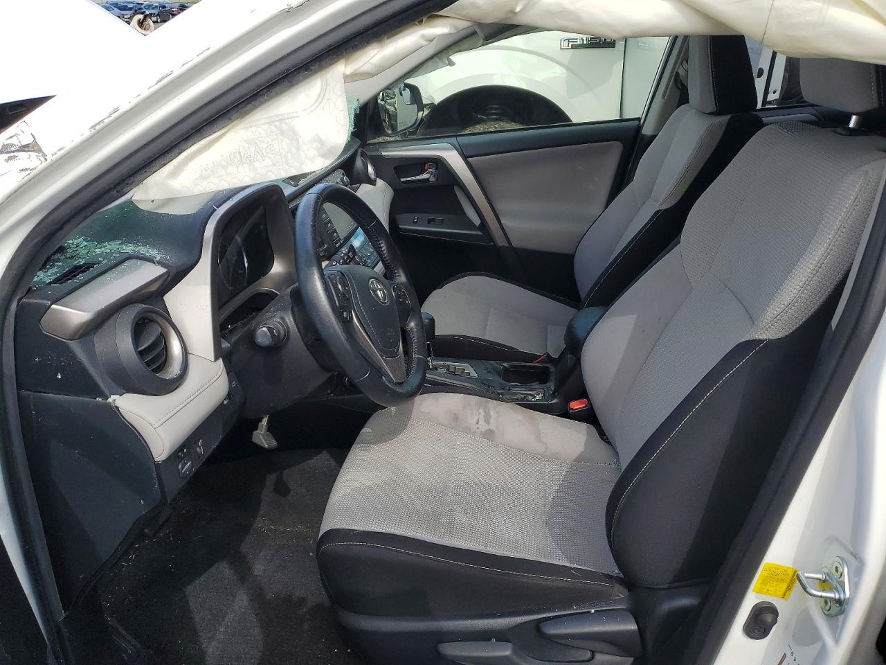 2016 TOYOTA RAV4 HV XLE photo 7