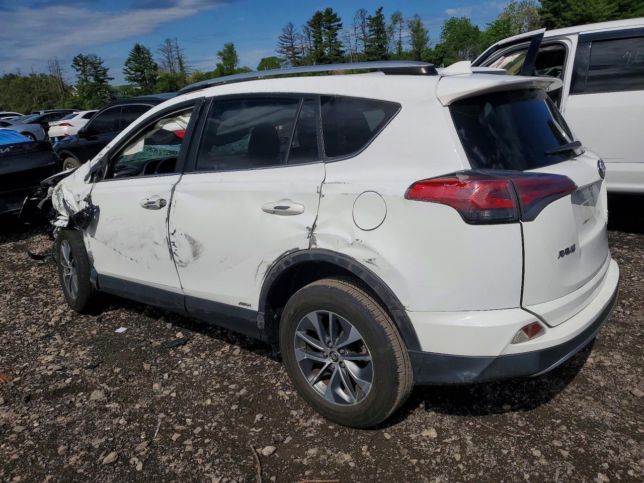 2016 TOYOTA RAV4 HV XLE photo 2