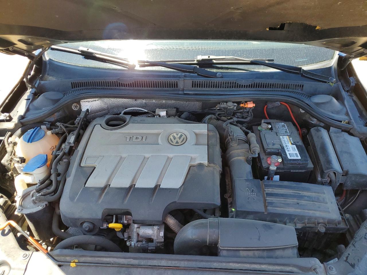2014 VOLKSWAGEN JETTA TDI photo 11