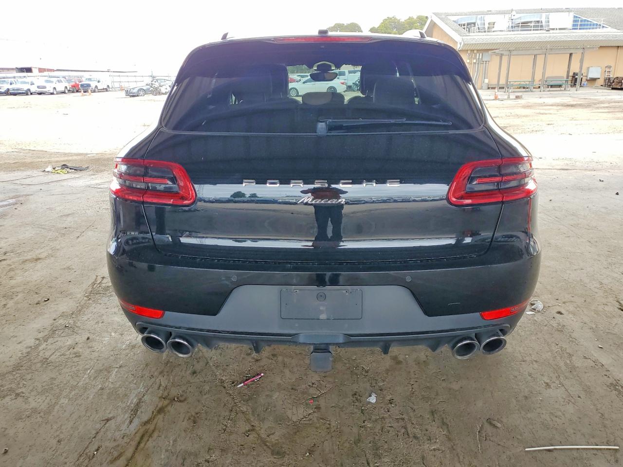 2018 PORSCHE MACAN photo 11