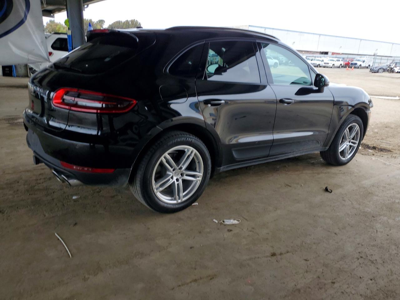 2018 PORSCHE MACAN photo 5