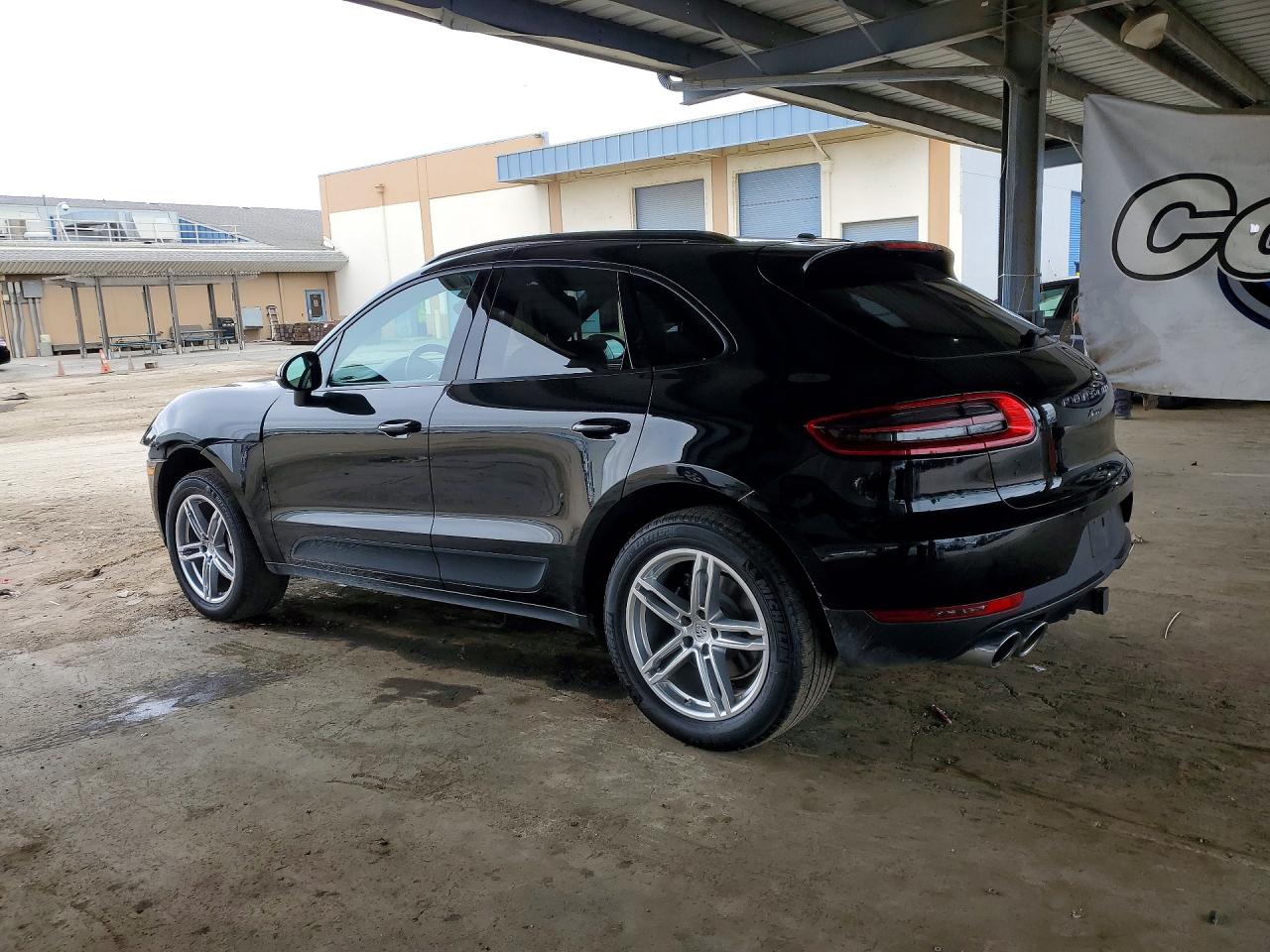 2018 PORSCHE MACAN photo 3