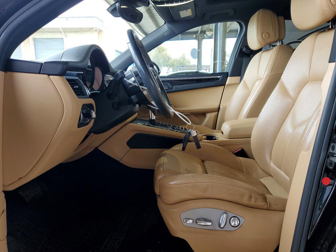 2018 PORSCHE MACAN photo 13