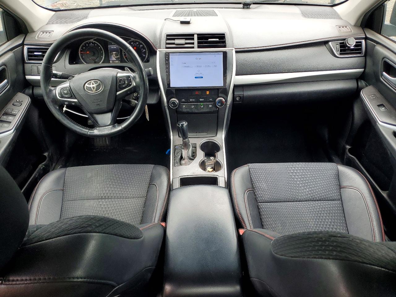 2015 TOYOTA CAMRY SE photo 15