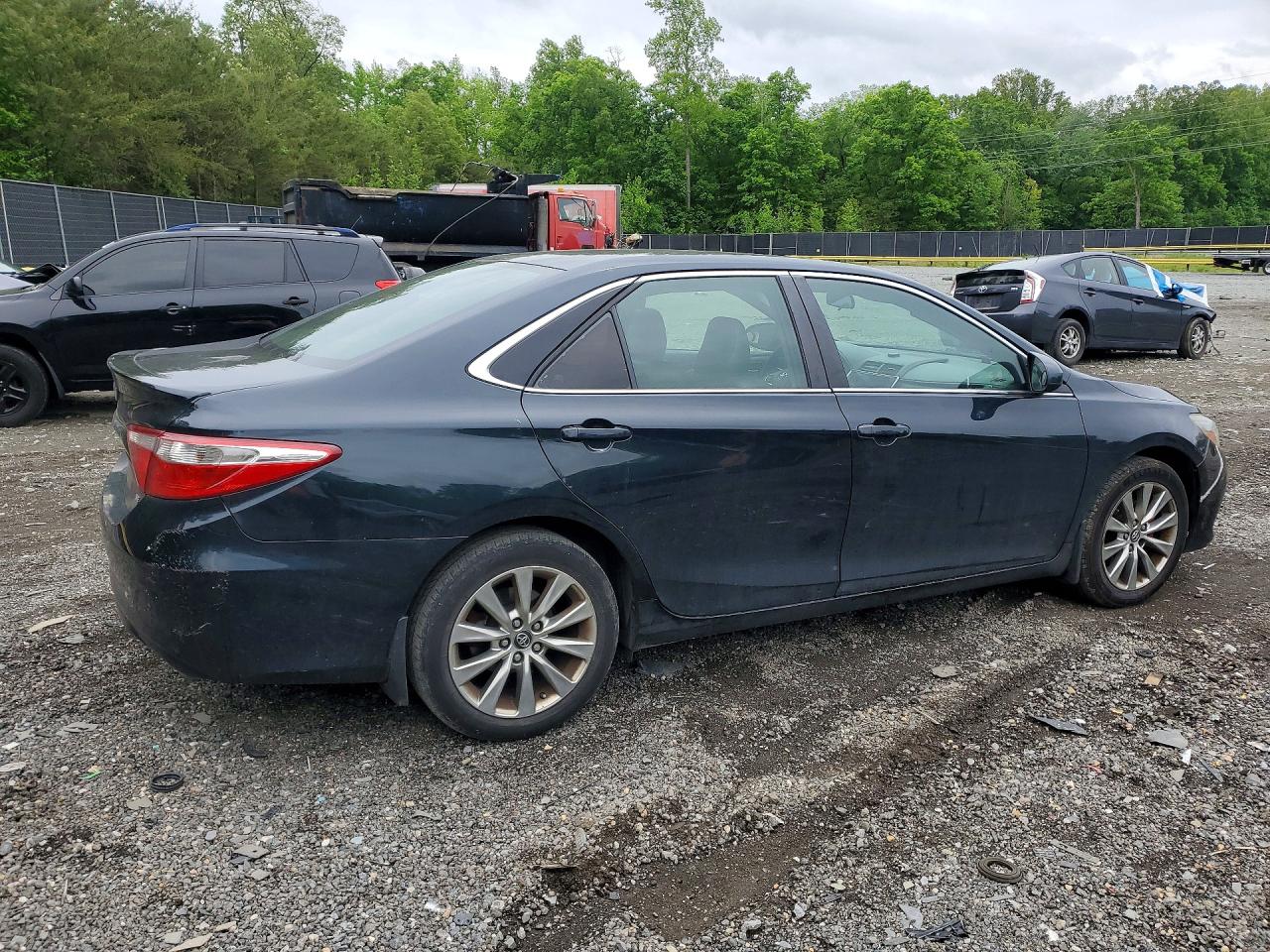 2015 TOYOTA CAMRY SE photo 5