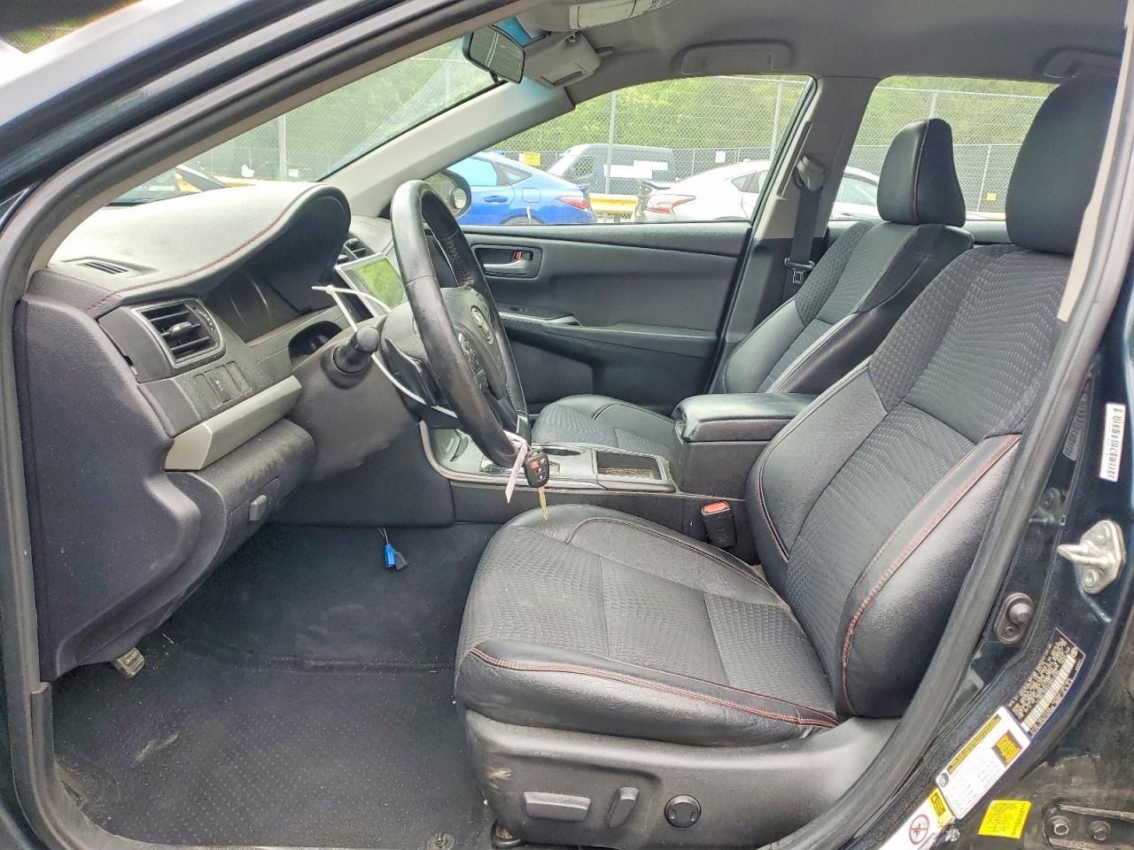 2015 TOYOTA CAMRY SE photo 13