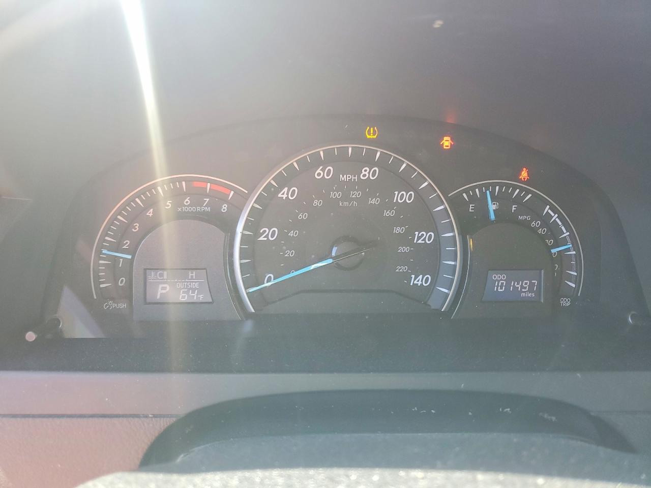 2013 TOYOTA CAMRY LE photo 25