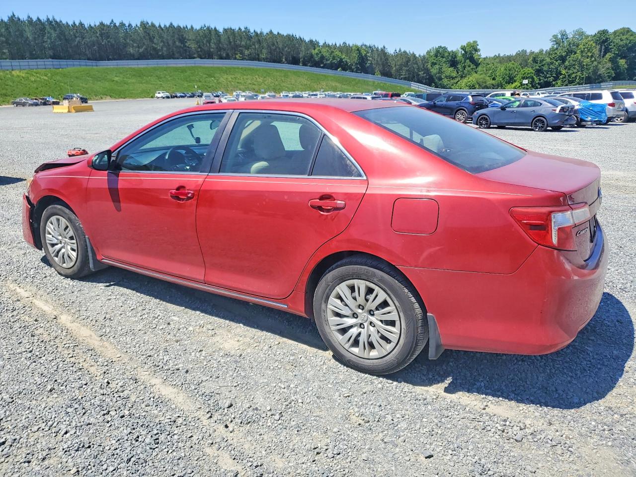 2013 TOYOTA CAMRY LE photo 4
