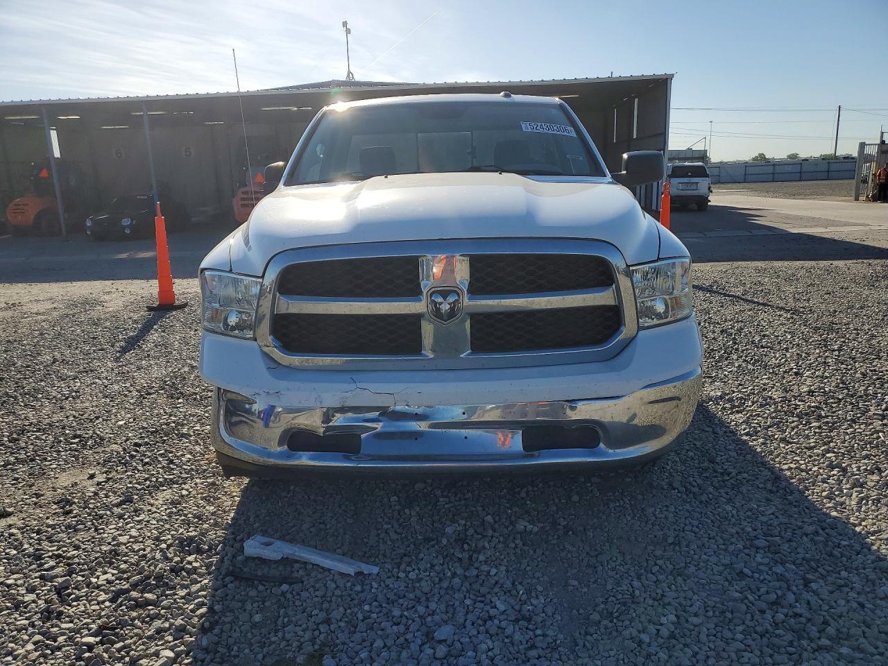2018 RAM 1500 photo 9