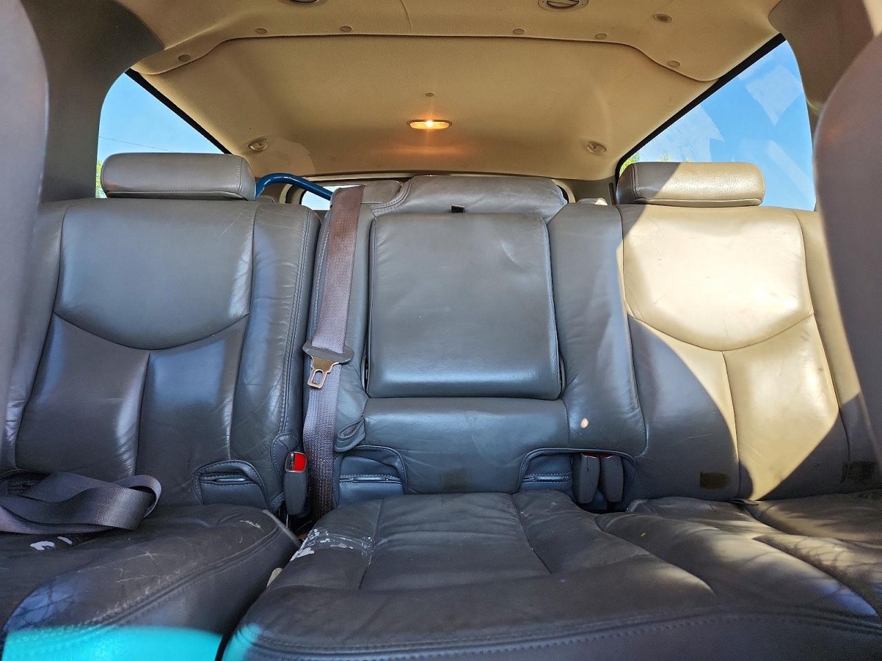 2004 CHEVROLET SUBURBAN K1500 photo 19