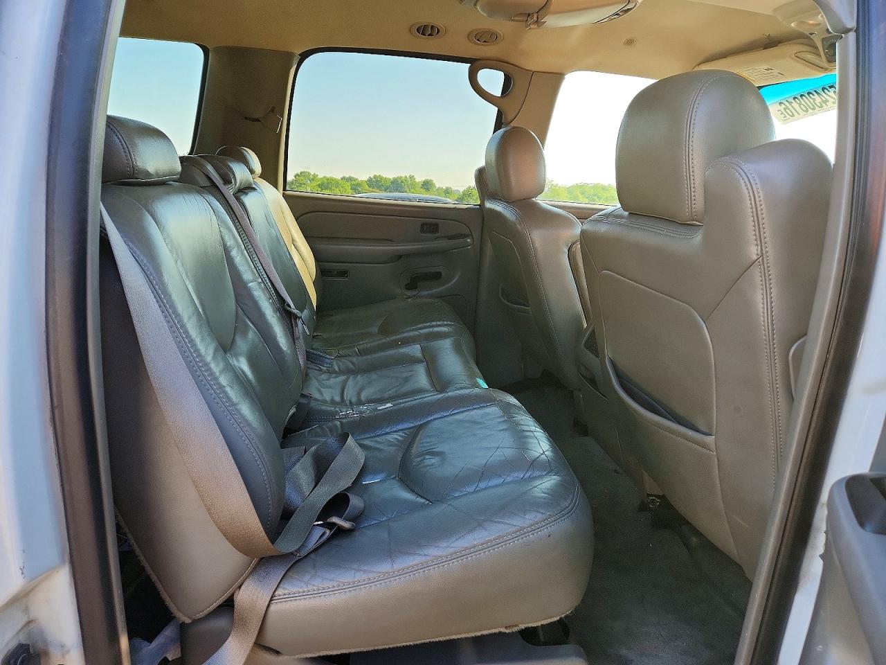2004 CHEVROLET SUBURBAN K1500 photo 21