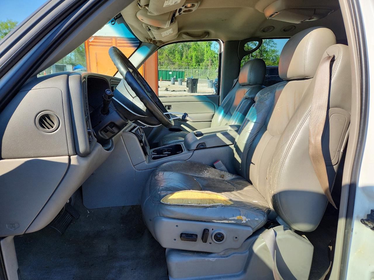 2004 CHEVROLET SUBURBAN K1500 photo 13