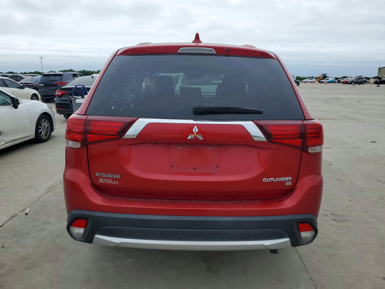 2018 MITSUBISHI OUTLANDER SE photo 11