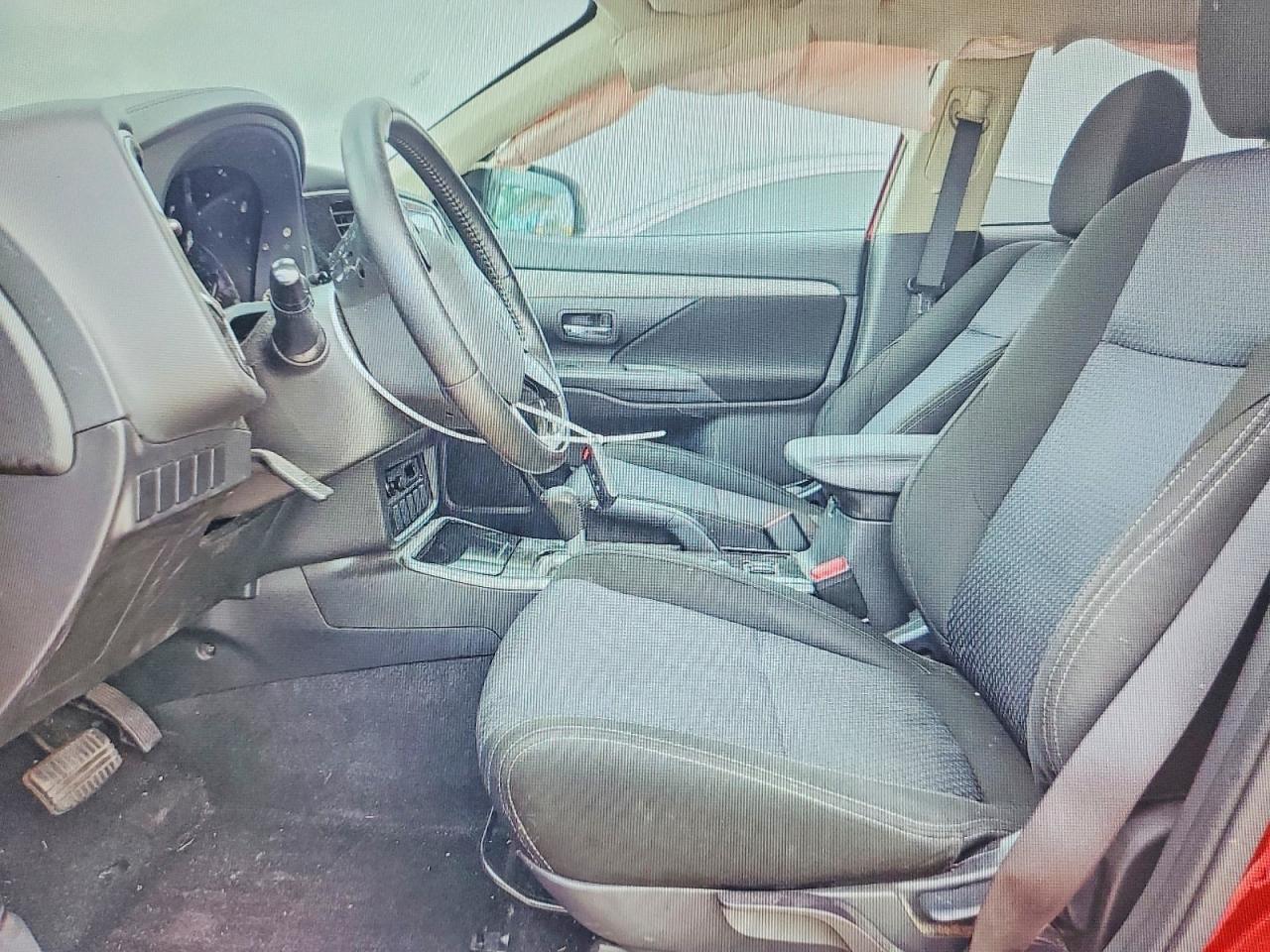 2018 MITSUBISHI OUTLANDER SE photo 13