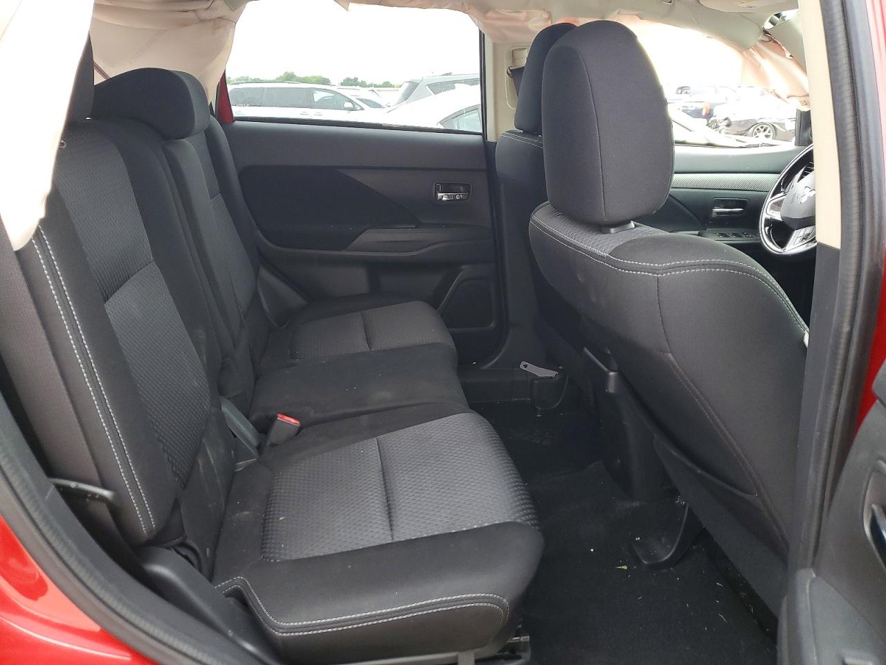 2018 MITSUBISHI OUTLANDER SE photo 19