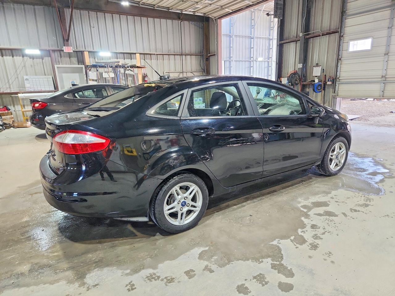 2019 FORD FIESTA SE photo 3