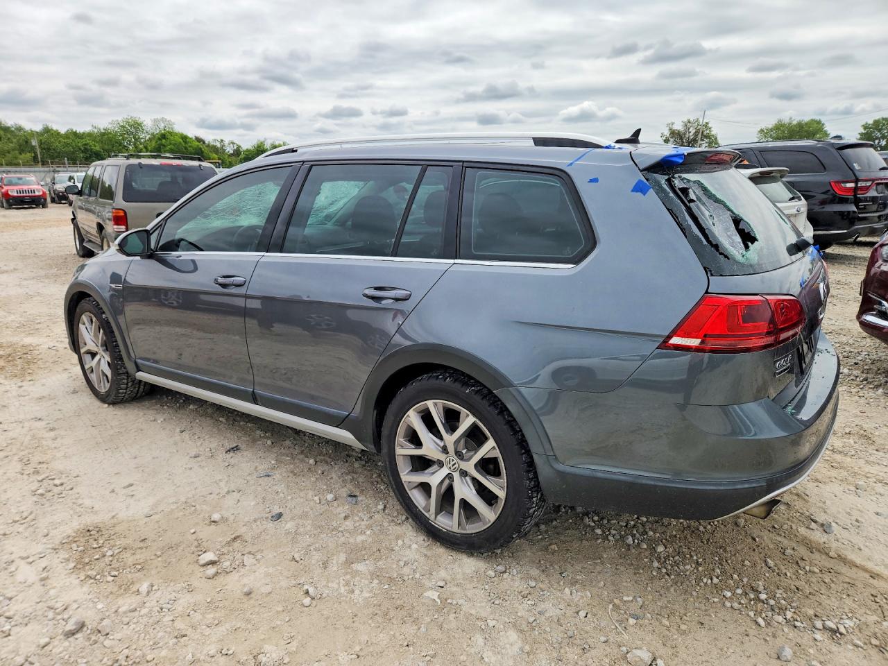 2017 VOLKSWAGEN GOLF ALLTRACK S photo 4