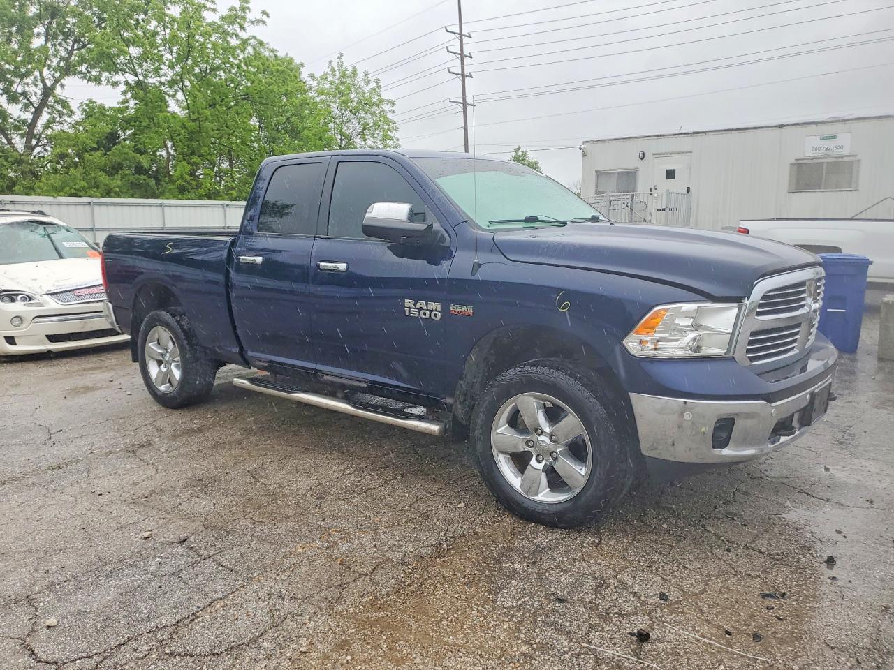 2016 RAM 1500 SLT photo 7