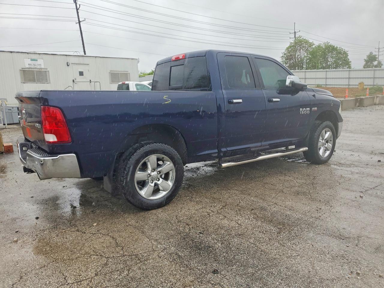 2016 RAM 1500 SLT photo 5