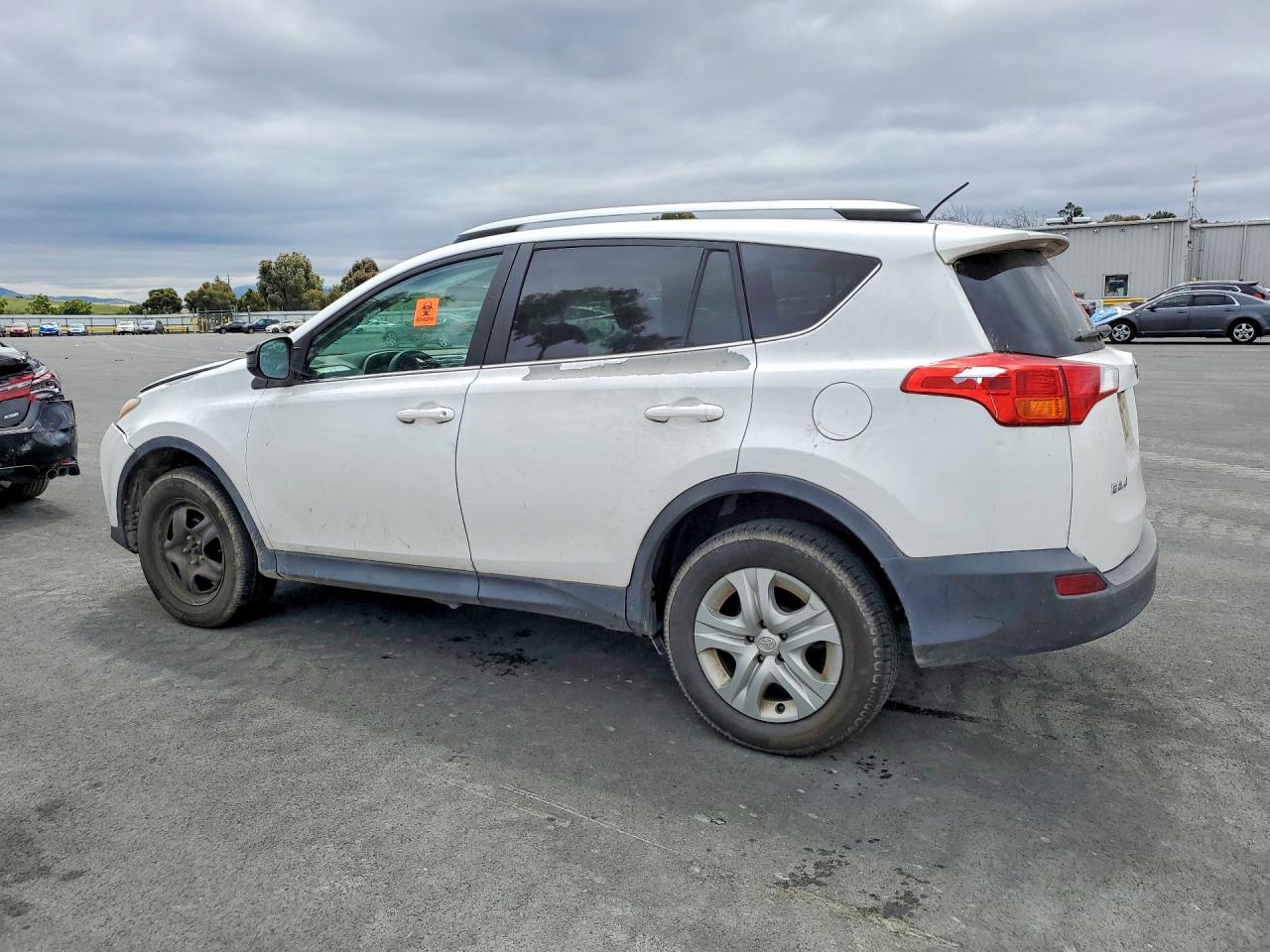 2014 TOYOTA RAV4 LE photo 3