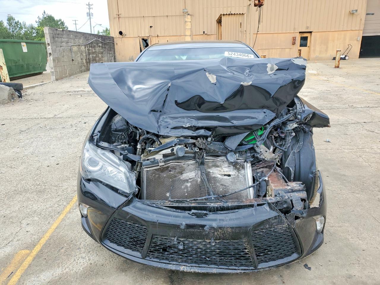 2016 TOYOTA CAMRY SE photo 5