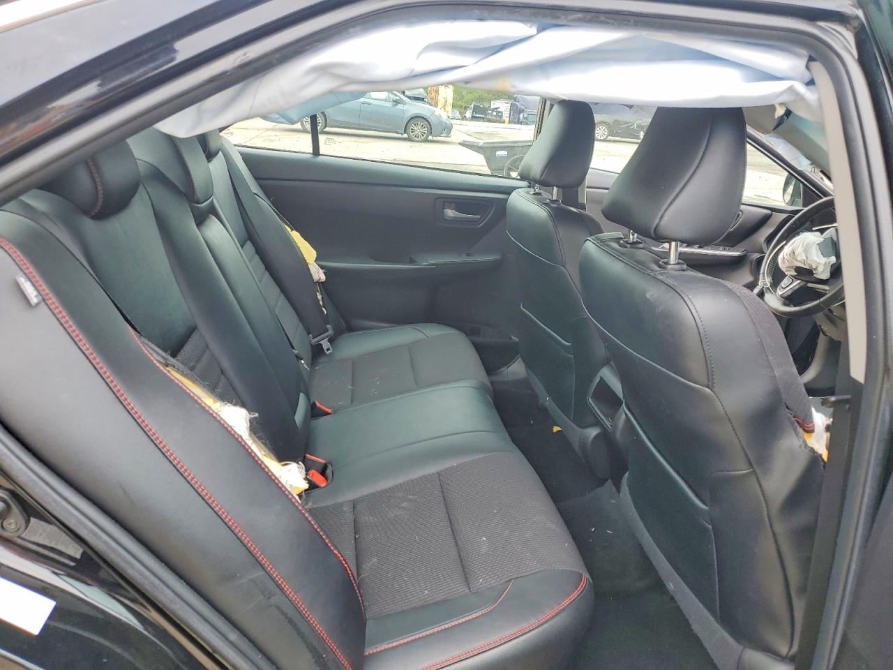 2016 TOYOTA CAMRY SE photo 10