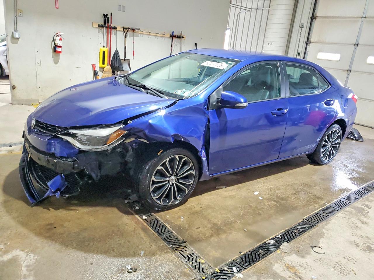 2015 TOYOTA COROLLA