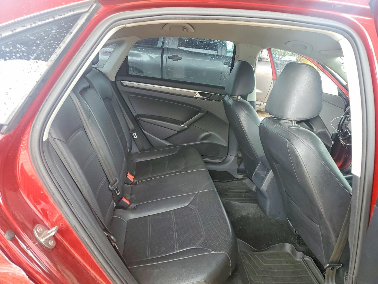 2018 VOLKSWAGEN PASSAT S photo 19