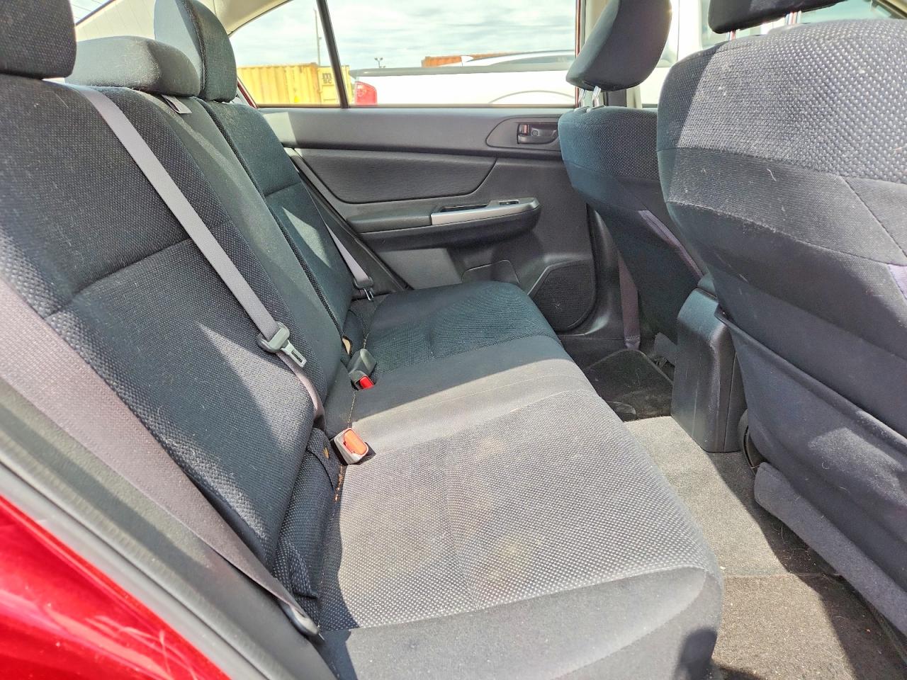 2015 SUBARU IMPREZA photo 28