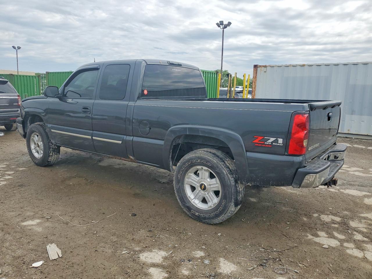 2004 CHEVROLET SILVERADO K1500 photo 3