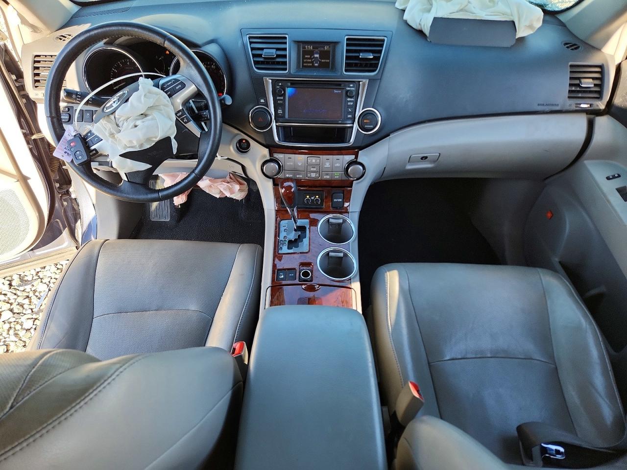2013 TOYOTA HIGHLANDER LIMITED photo 22