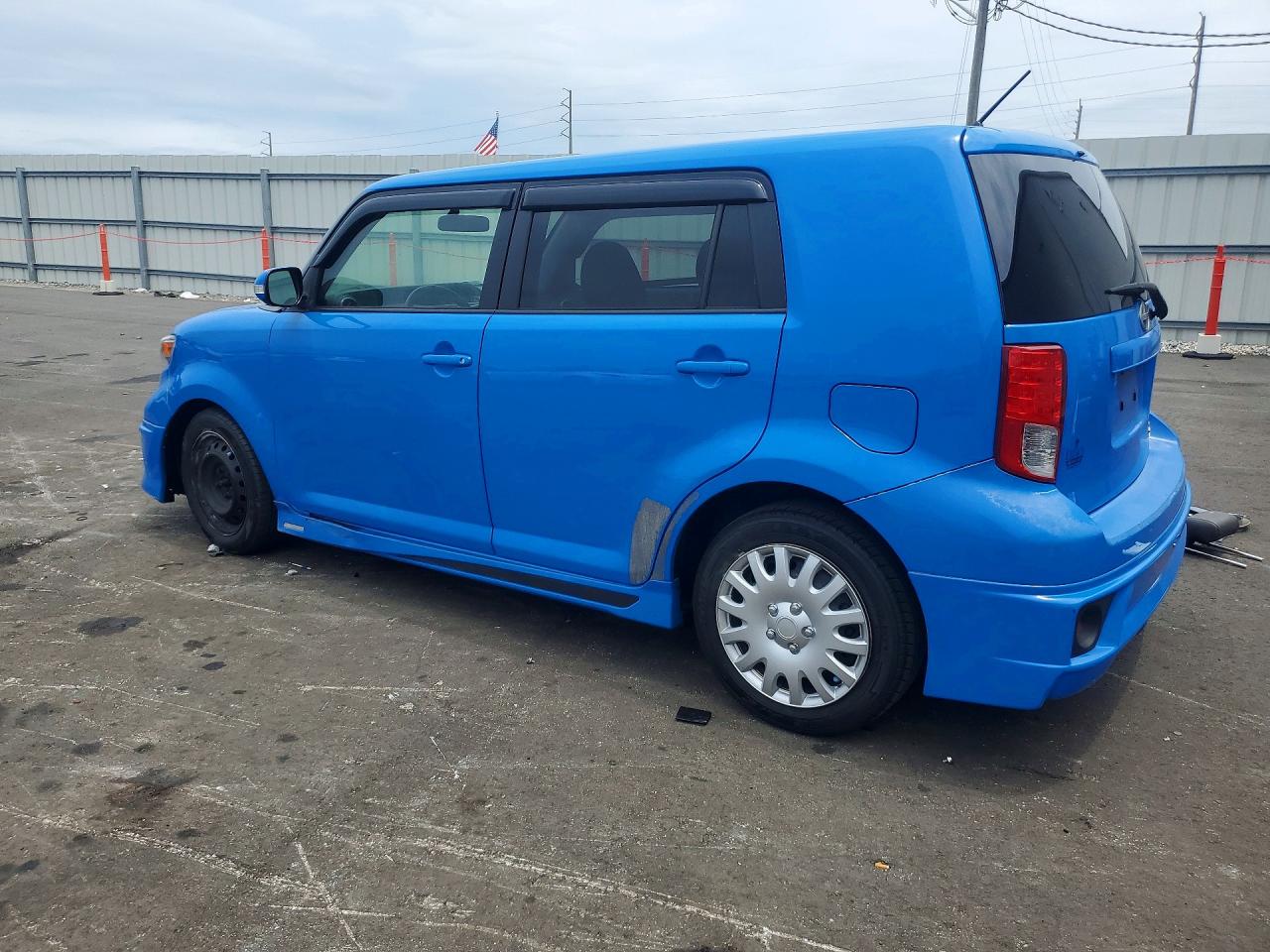 2011 TOYOTA SCION XB photo 3