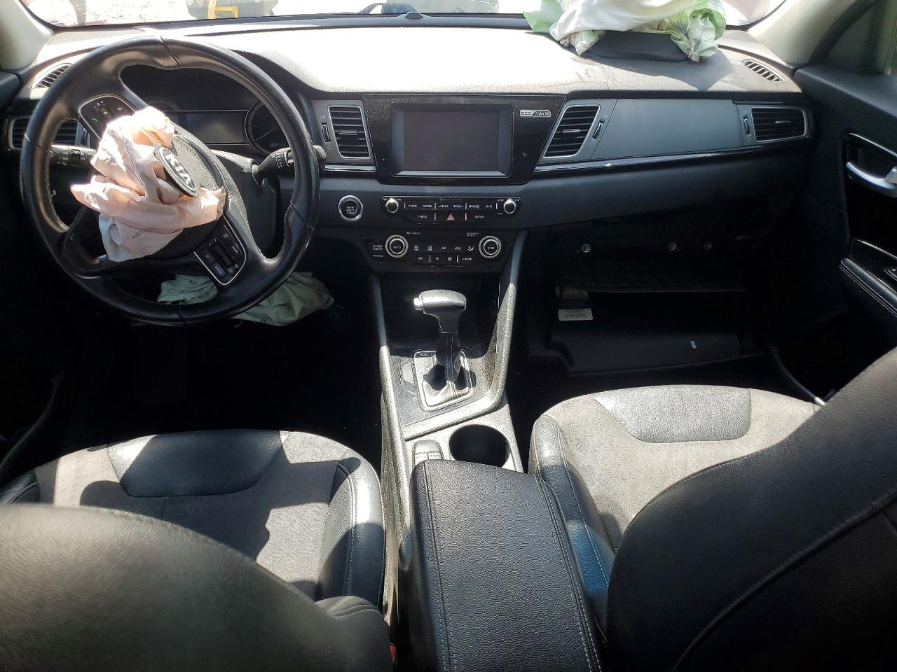 2017 KIA NIRO EX photo 8