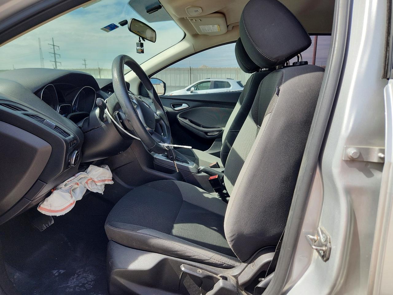 2014 FORD FOCUS SE photo 19