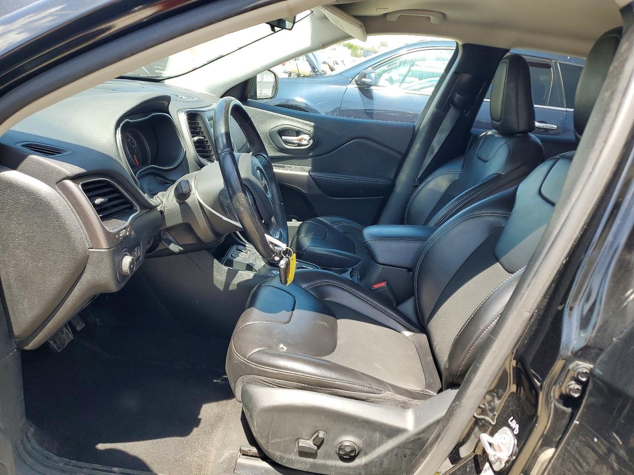 2019 JEEP CHEROKEE LATITUDE PLUS photo 13