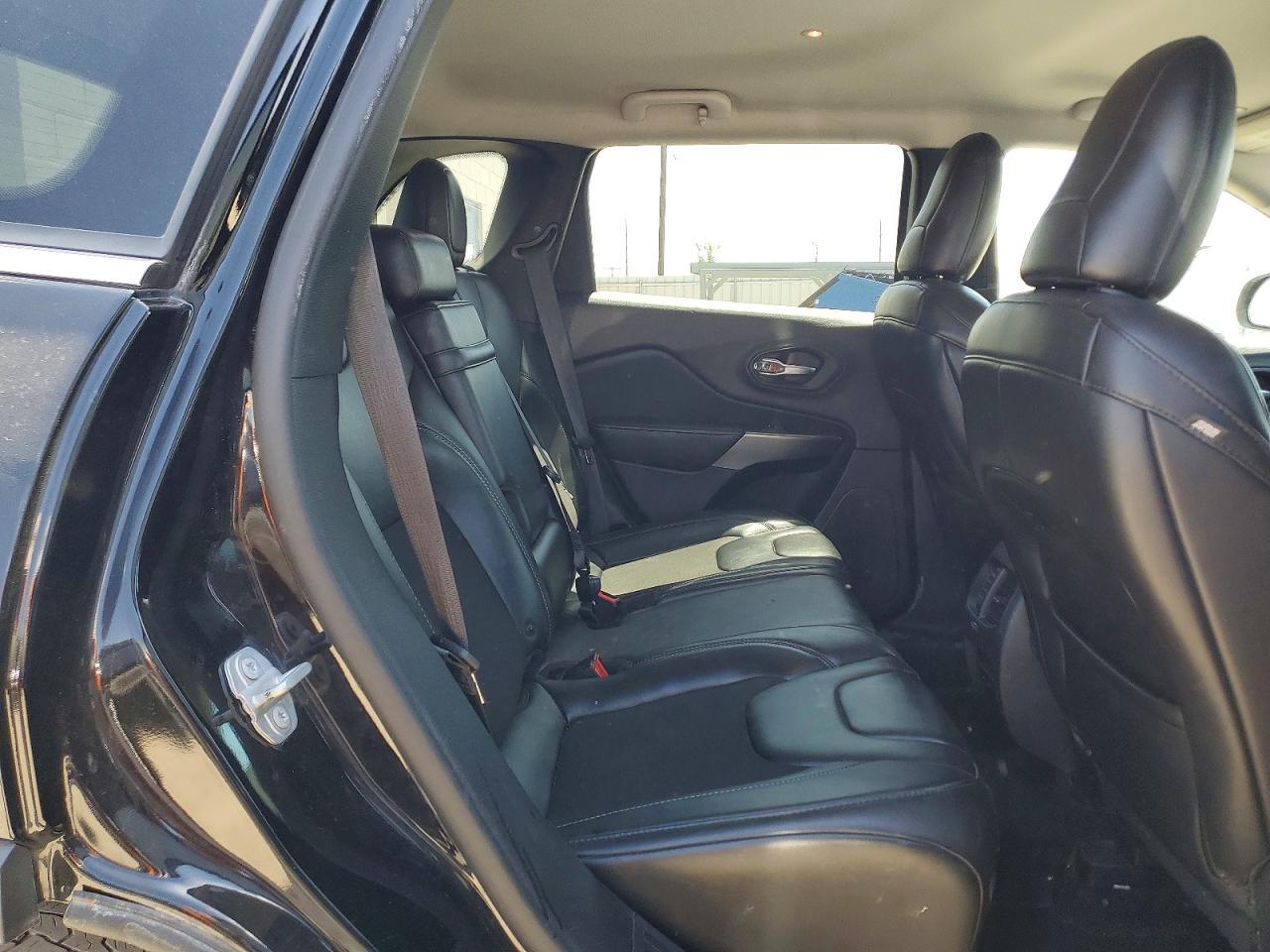 2019 JEEP CHEROKEE LATITUDE PLUS photo 21